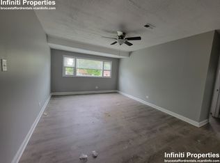 392 Hickory St #1W, Chicago Heights, IL 60411
