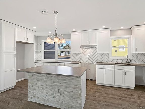 5th image of 23 Brentwood St #73