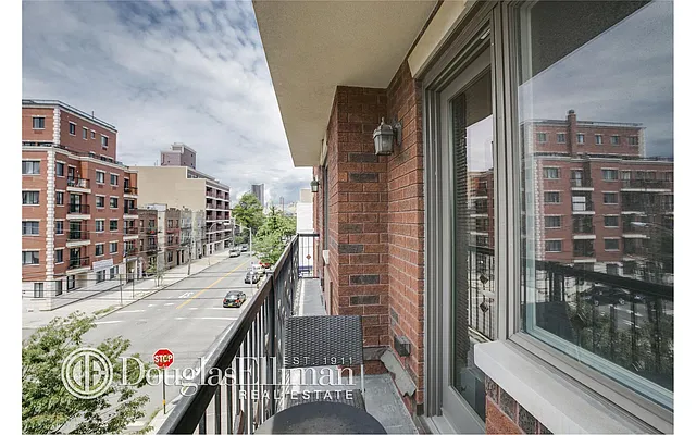 Sold by Douglas Elliman | media 24