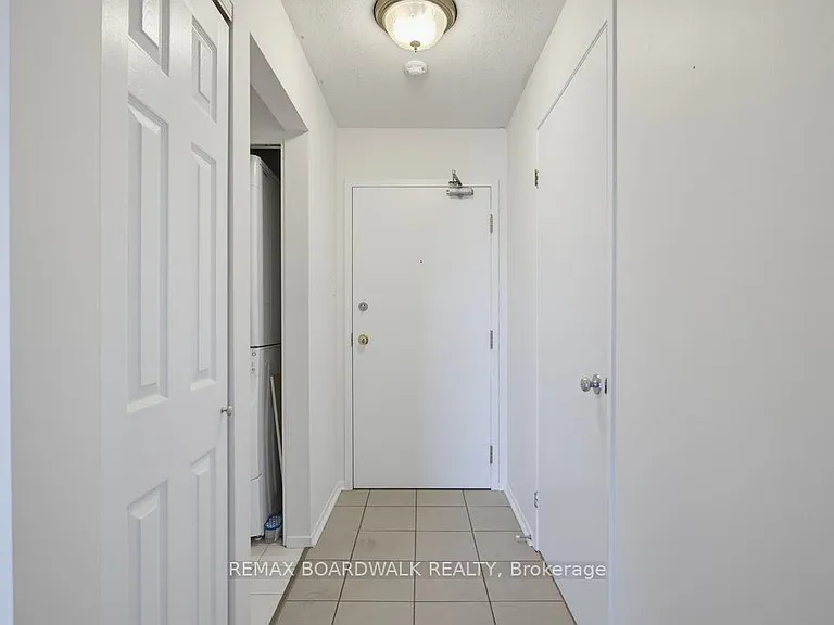 250 Brittany Dr #207 — Photo 2