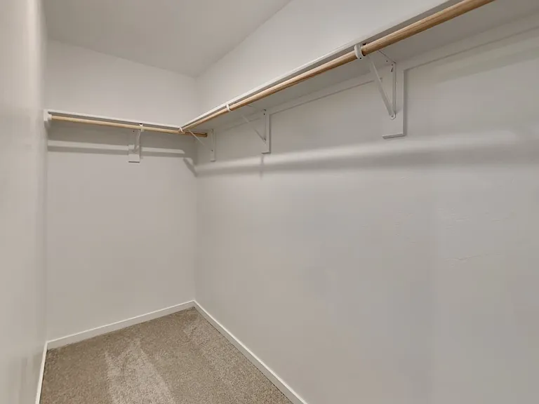 1925 Honey Locust Dr — Photo 11