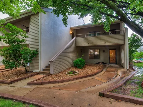 11120 Stratford Dr, Oklahoma City, OK 73120