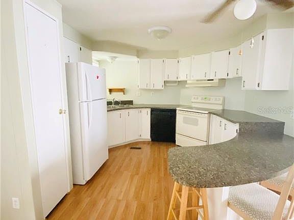 5th image of 2074 Thelma Dr