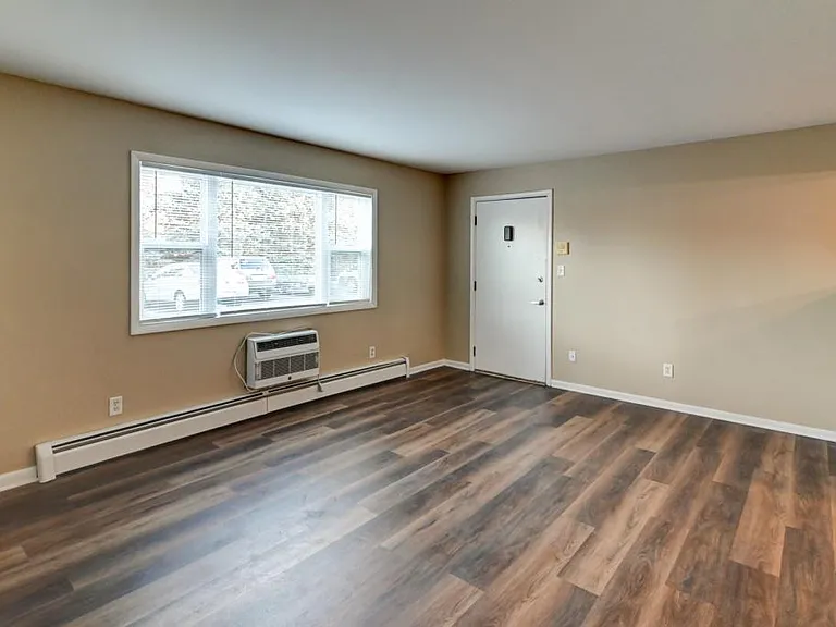 112 W Klubertanz Dr #2 — Photo 9