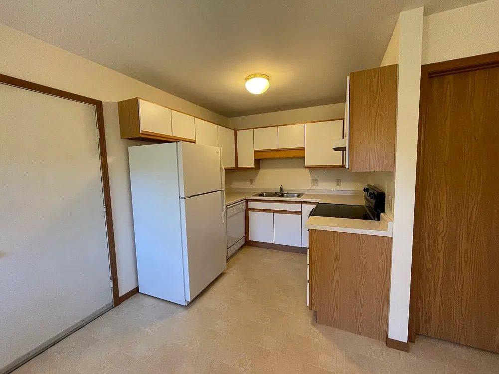 2 bed, 1.5 bath, 940 sqft, $1,250 — Photo 2