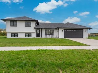 475 S 7th St, Evansville, WI 53536