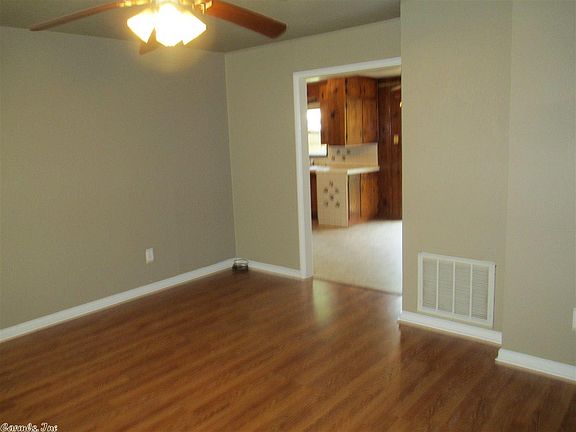 4th image of 708 W Vine Ave