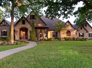 204 Woodland Dr, Krugerville, TX 76227