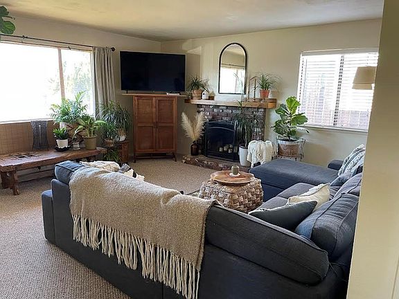 Family Room & Fireplace