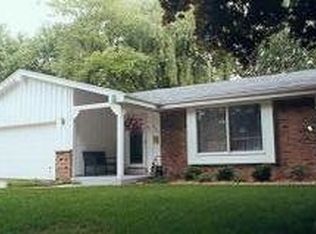 W60N982 Glenwood Dr, Cedarburg, WI 53012