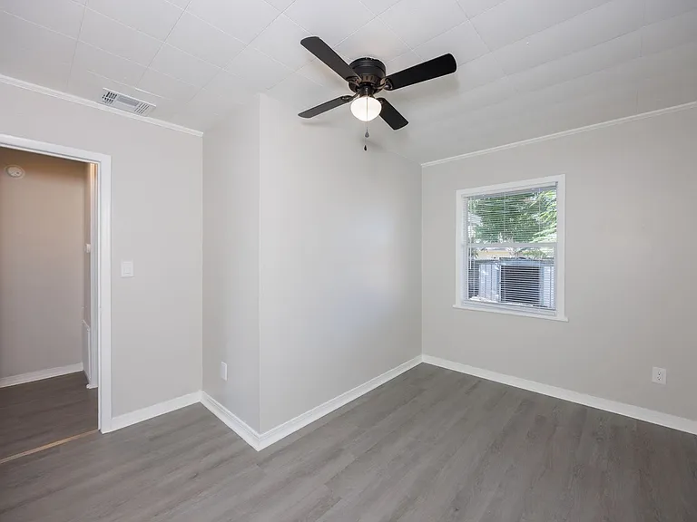 1530 S Martin Luther King Jr Ave — Photo 16
