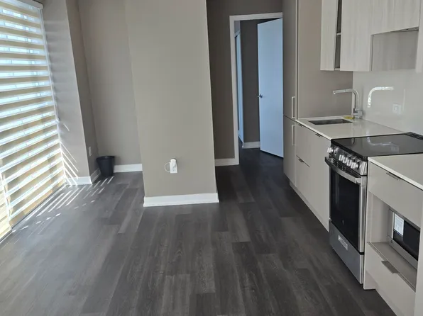3900 Confederation Pkwy, Mississauga, ON
