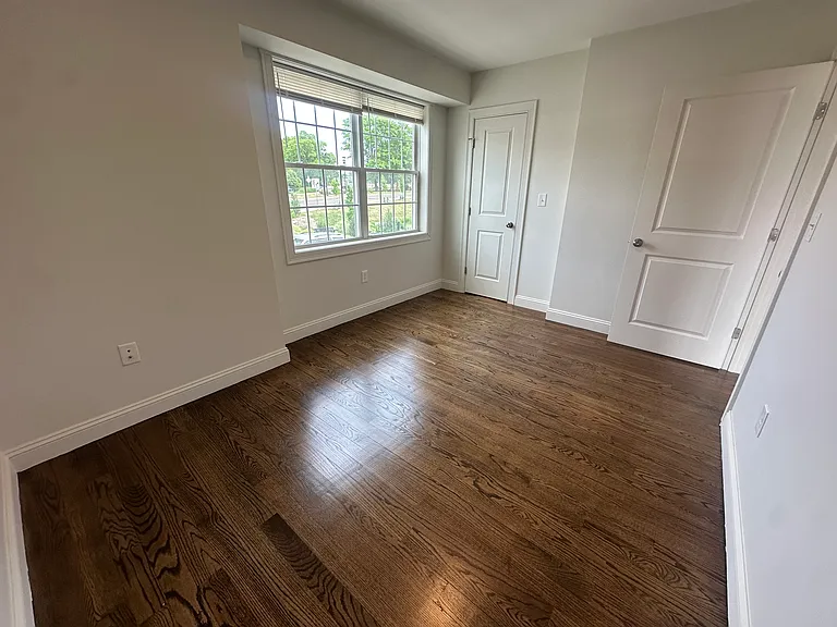 80 Main St #1 — Photo 5