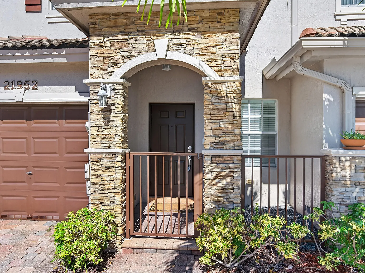 3 bed, 2.5 bath, 1562 sqft, $2,950 — Photo 3