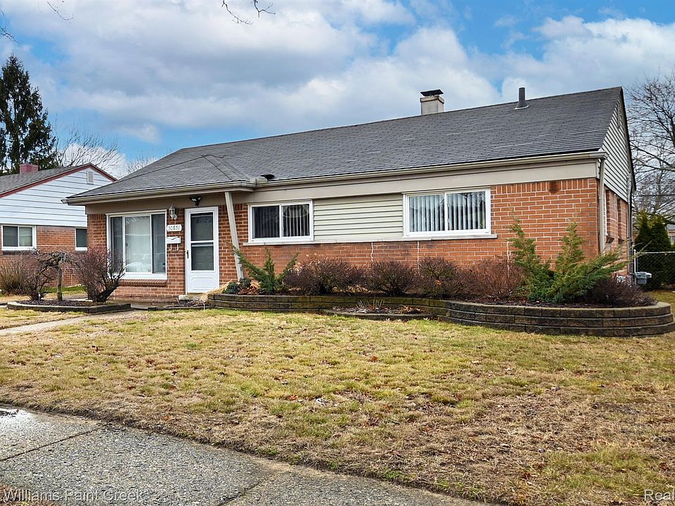 1st image of 30851 Fernwood St