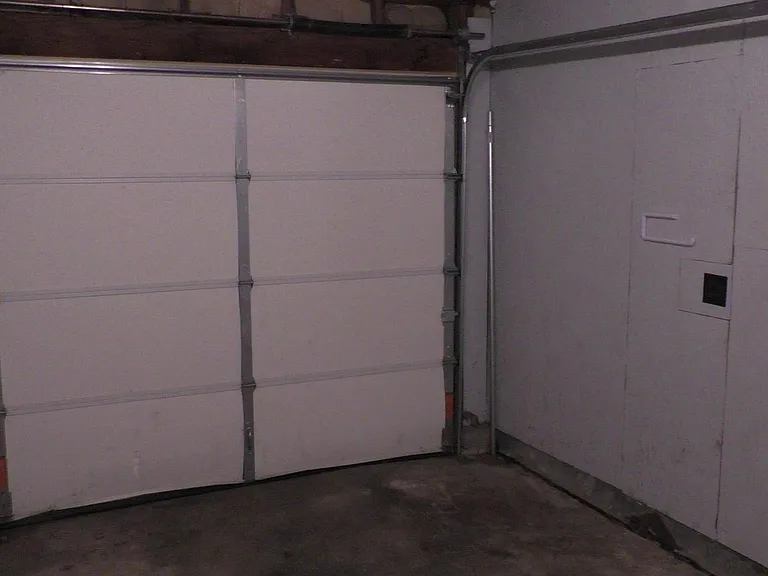 406 Larchmont Dr — Photo 16