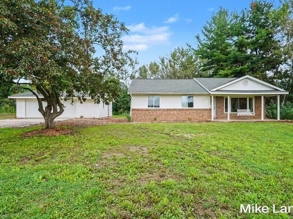 17646 Hall Rd, Casnovia, MI 49318