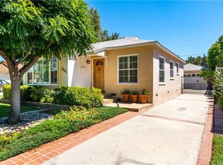 17452 Gilmore St, Van Nuys, CA 91406