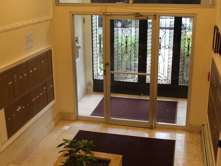 300 Carteret Pl — Photo 3