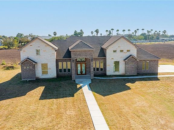 2nd image of 1574 Lion Lake Dr
