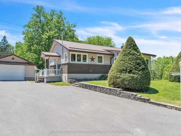 4267 Easy St, South Frontenac, ON K0H 2W0