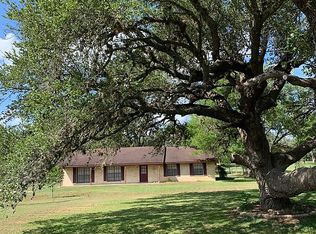 806 State Highway 111 W, Yoakum, TX 77995
