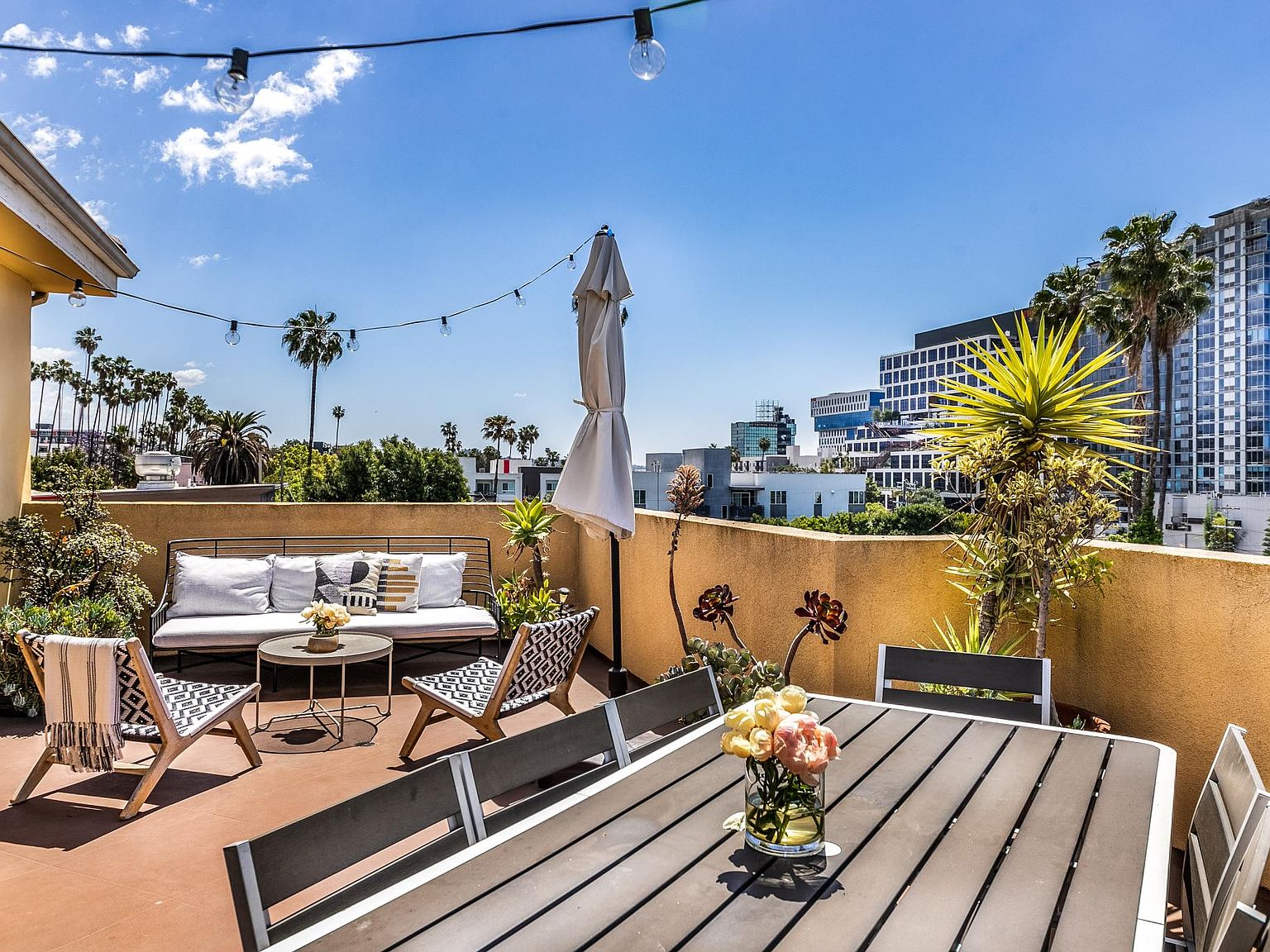 6038 Carlton Way APT 403, Los Angeles, CA 90028 | Zillow