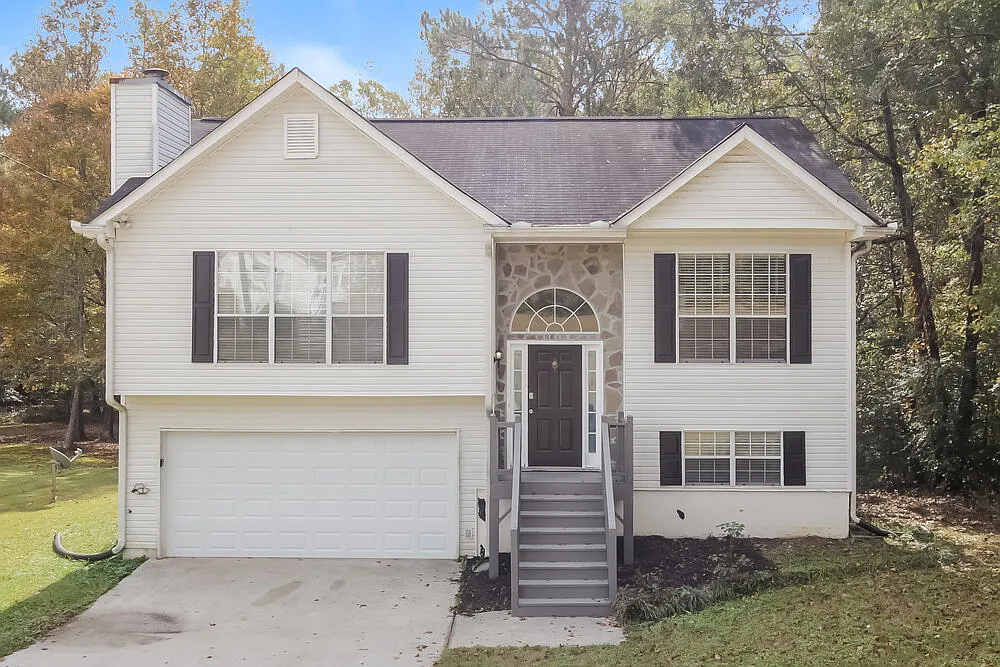 3 bed, 2.0 bath, 1661 sqft, $1,665 — Photo 1