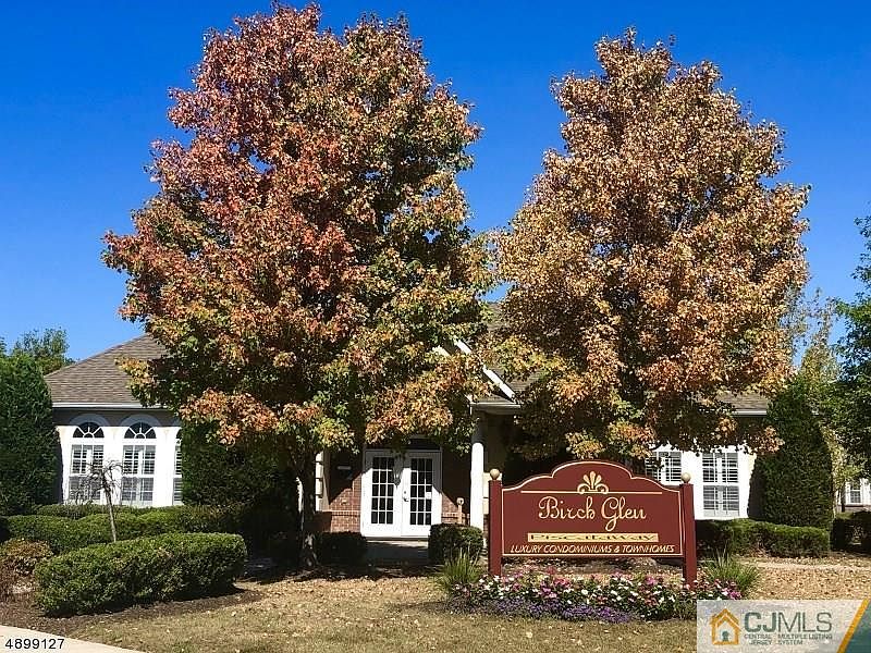 2nd image of 124 Forest Dr #124