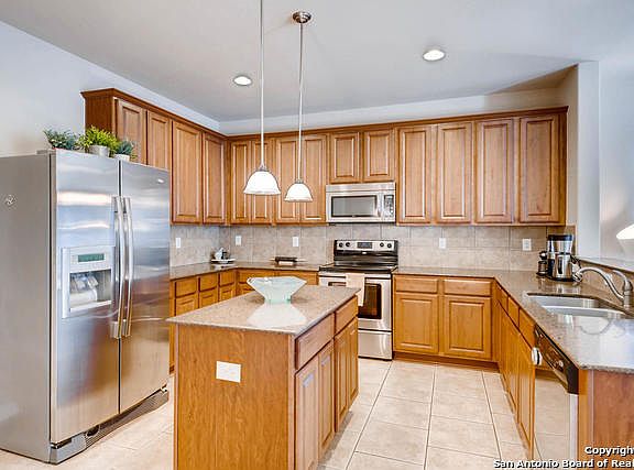 3rd image of 541 Stonebrook Dr