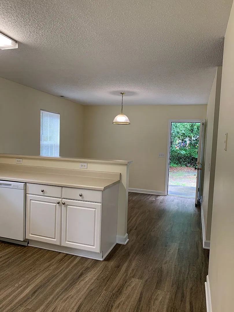 3 Bedroom 2 Bath House Available on Hillsdale Drive — Photo 4