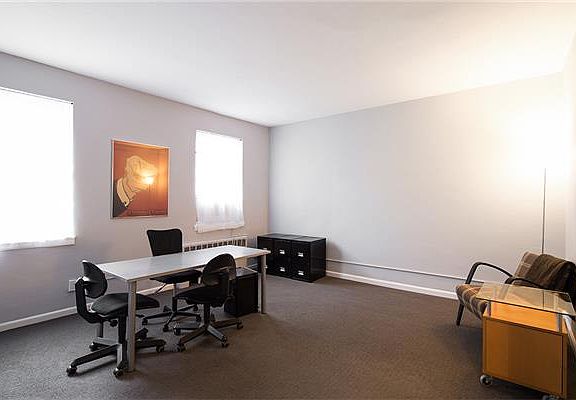 3rd image of 229 W 71st St