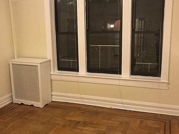 3rd image of 2414 27th St APT 1A