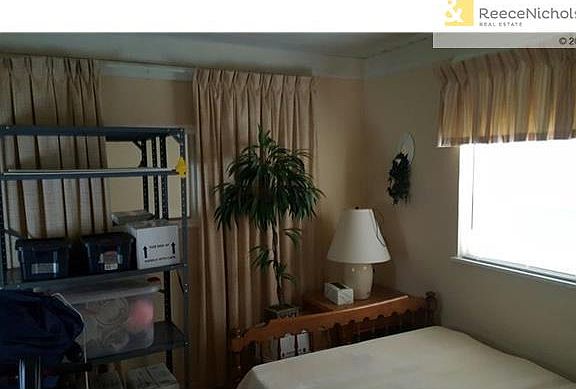 3rd image of 3045 N 49th Ter