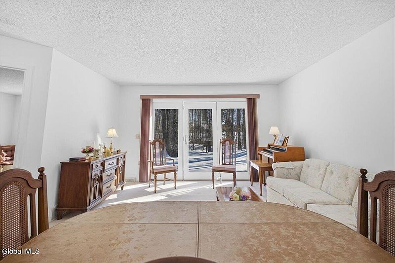 3rd image of 11 Schuyler Way
