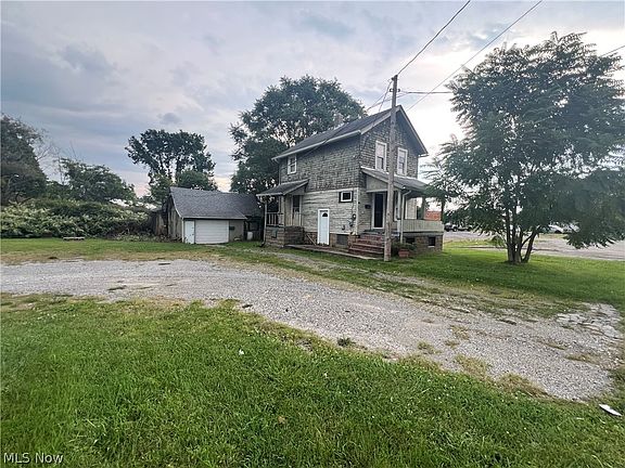 2nd image of 11 N Four Mile Run Rd