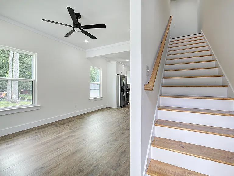 124 Robinhood Dr SE #B — Photo 2