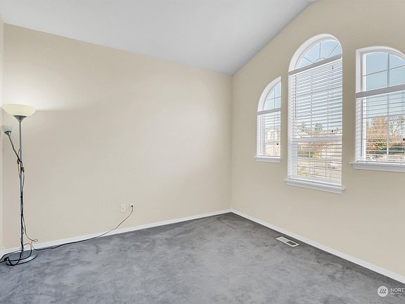 4th image of 31829 52nd Avenue S