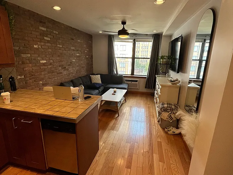 140 E 31st St #61 — Photo 3
