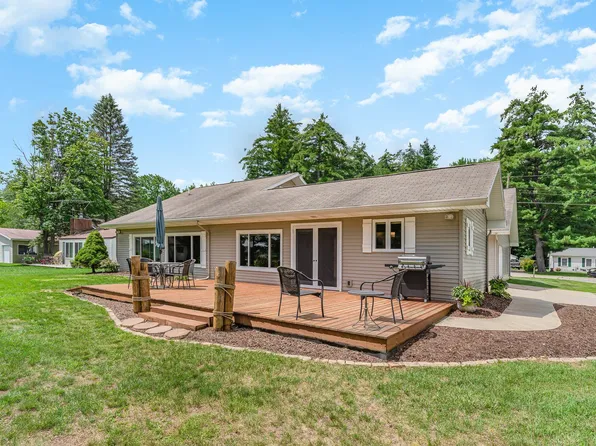 3666 N Sadler Dr, Sanford, MI 48657