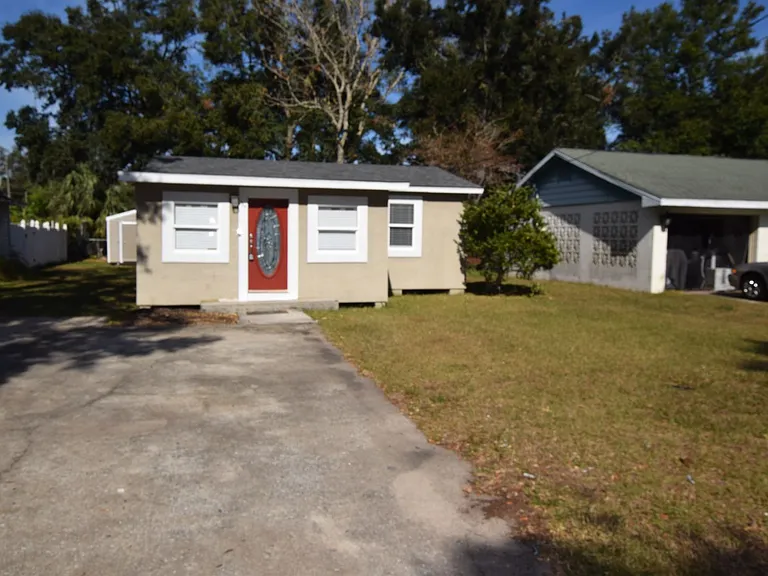 317 E Barnes Ave — Photo 2