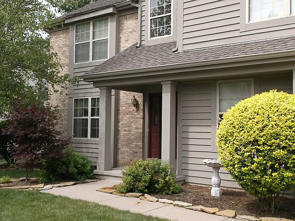 2nd image of 279 Elmendorf Pl