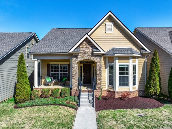 2438 Arden Village Dr, Columbia, TN 38401