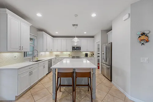 10731 Ivanhoe Ln Photo 1