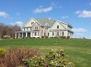 33 Hundred Acres Rd, Newtown, CT 06470