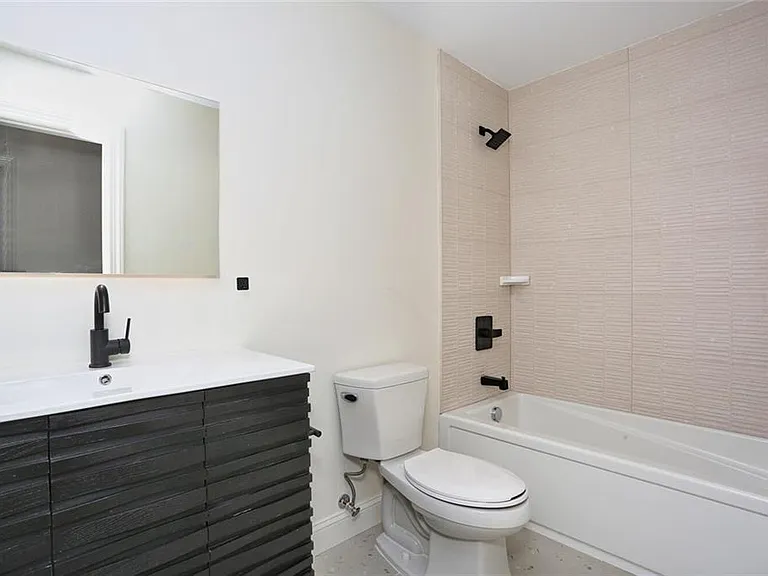 1097 W Route 1 #211-1 — Photo 24
