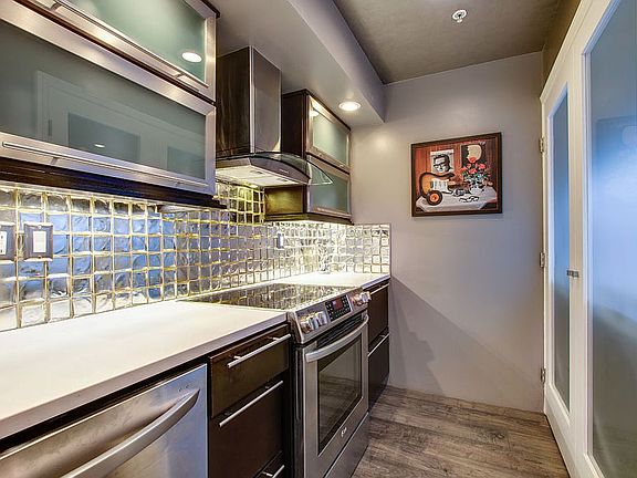 Beautiful glass backsplash!