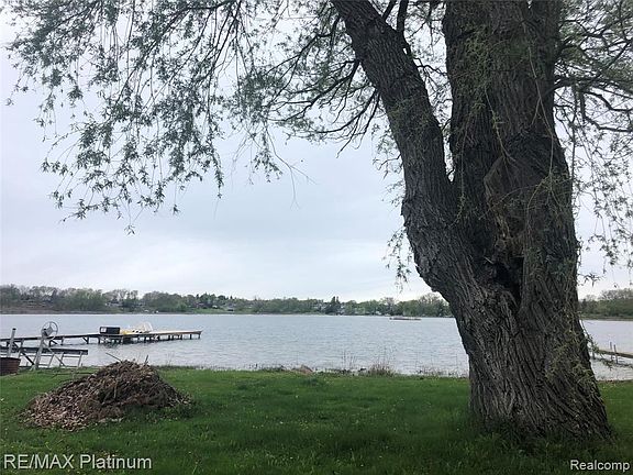 5th image of 2088 Gray Park Dr
