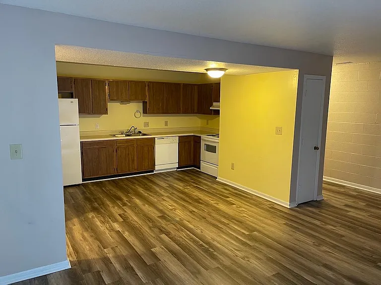 1114 Maiden Ln #4 — Photo 3