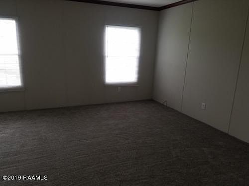 3rd image of 1013 Oak Crest Dr